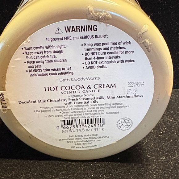 Bath & Body Works Hot Cocoa & Cream Candle - White and Silver - Picture 2 of 3